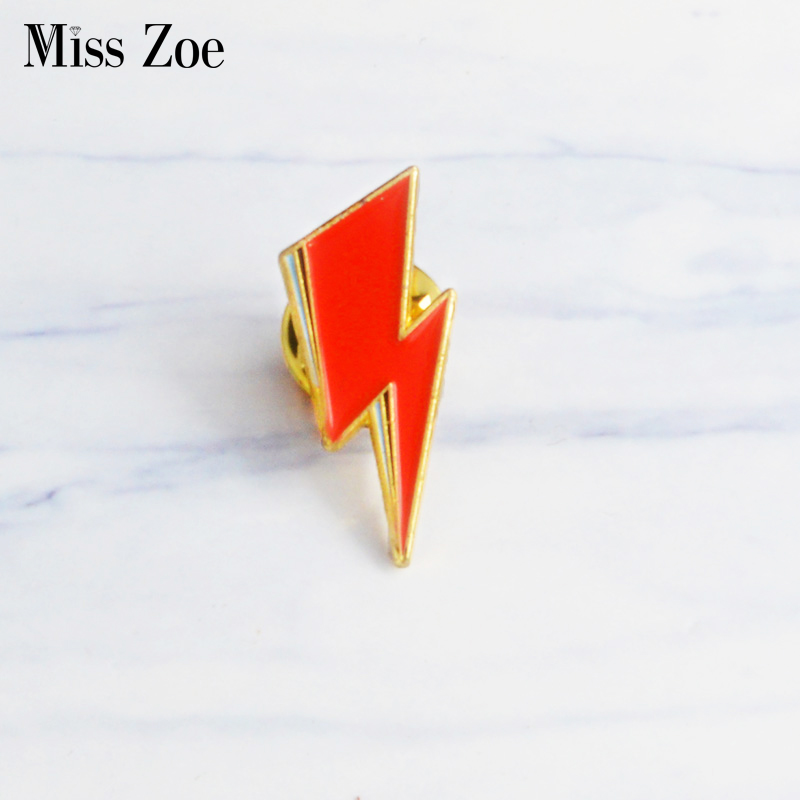 Aladdin Lightning Smalto Pin S - Women Fashion Icon recensione e prezzo
